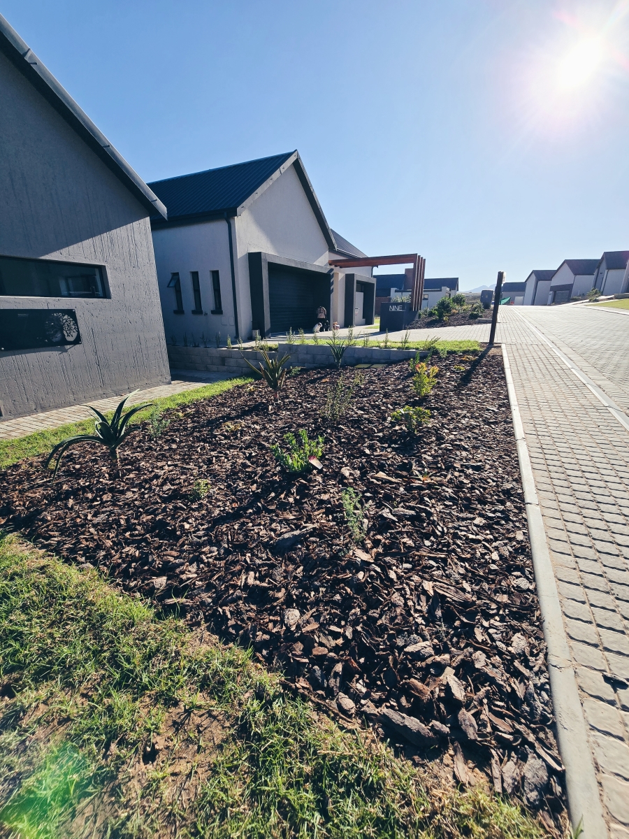 5 Bedroom Property for Sale in Outeniquasbosch Western Cape
